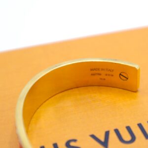 Dating code of Louis Vuitton Escale Wild red bracelet