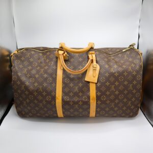 Framsida av Louis Vuitton Monogram Keepall 55