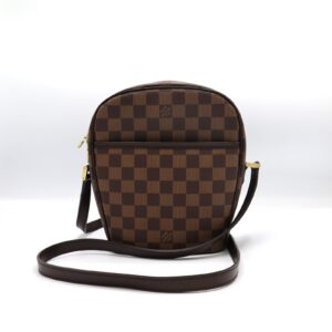 Framsida av Louis Vuitton Damier Ebene Ipanema PM