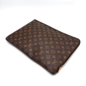 Översiktsbild av Louis Vuitton Pochette Documents