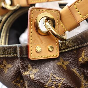 Detaljbild av Louis Vuitton Irene