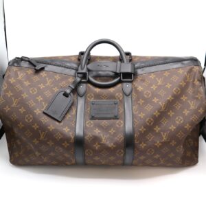 Framsida av Louis Vuitton Keepall Bandouliere Waterproof