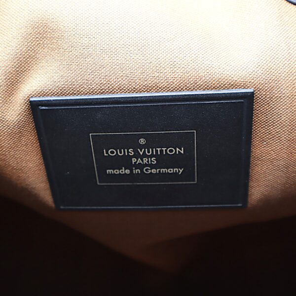 Ram inuti Louis Vuitton Keepall Bandouliere Waterproof