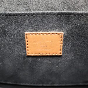 Logotyp för Louis Vuitton Dauphine MM