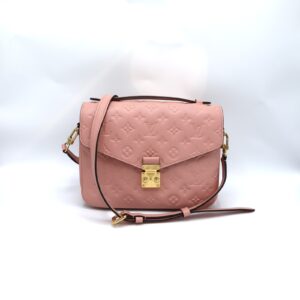 Framsida av Louis Vuitton Metis Empreinte Rosa